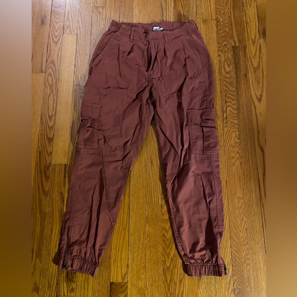 Dusty pink joggers with zipper detail